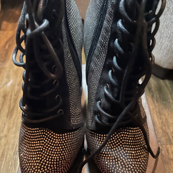 Boots - Picture 3 of 3